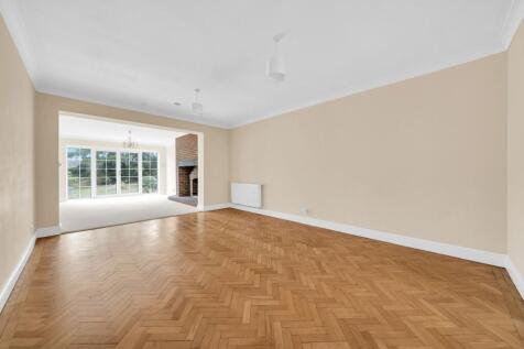 Lounge/Sitting Room