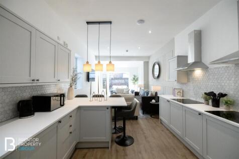 Kitchen1.jpg
