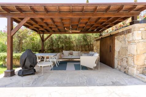 Outdoor Kitchen