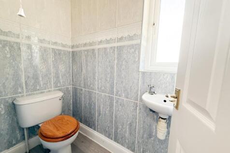 1st floor toilet