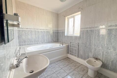 Bathroom 4