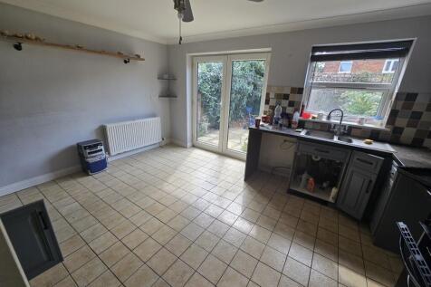 Kitchen (2)