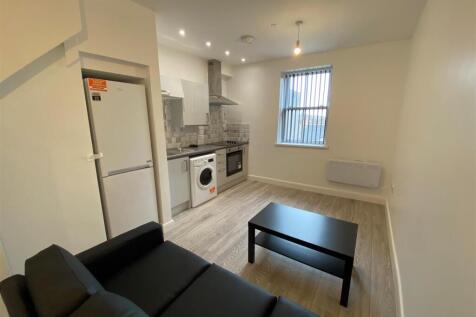 98 Holton Road - Flat 2 - Living Room 2.jpg