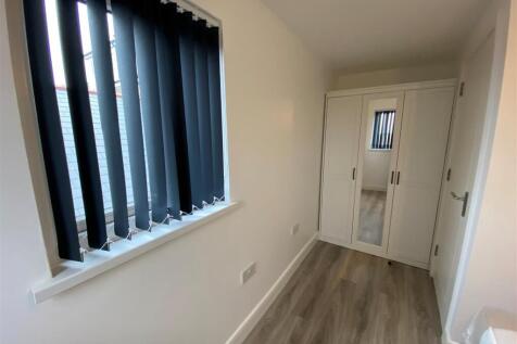 98 Holton Road - Flat 2 - Bedroom 2.jpg