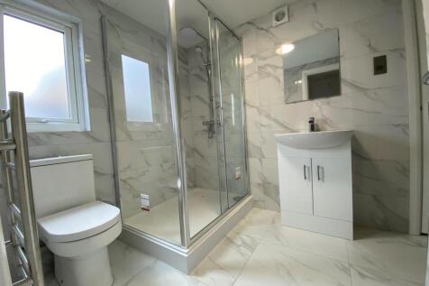 98 Holton Road - Flat 2 - Shower Room.jpg