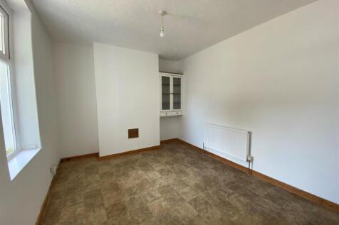 21 Phyllis Street - back room.jpg