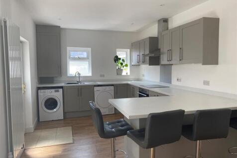 21 Lower Morel Street - kitchen.jpg