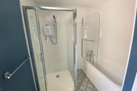 21 Lower Morel Street - bathroom 2.jpg