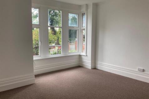 front flat, 24 The Parade - living room 5.jpg