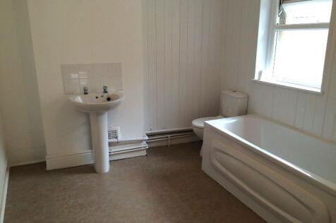 22a Park Cresent - bathroom.jpg