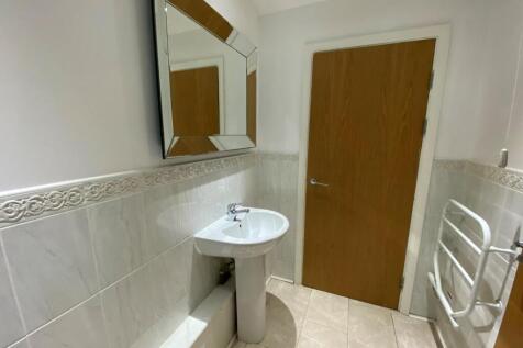Amorella House - ens suite 2.jpg