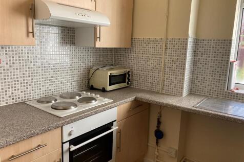 Flat 1, 8 Park Road - kitchen.jpg