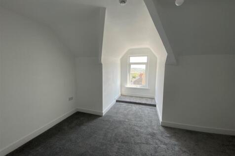 309FF Holton Road - top floor bedroom 2.jpg