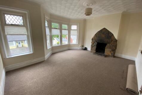 181 Barry Road FF - living room.jpg