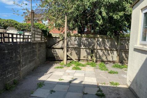 10 Dafydd Place - rear garden.jpg