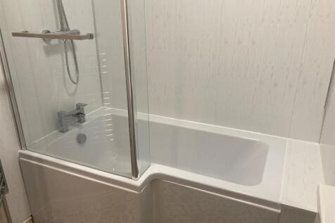 24 Ty Capstan - en suite 3.jpg