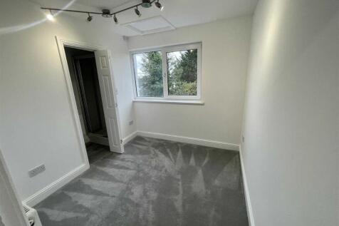 23 Kingsland Crescent - bedroom.jpg
