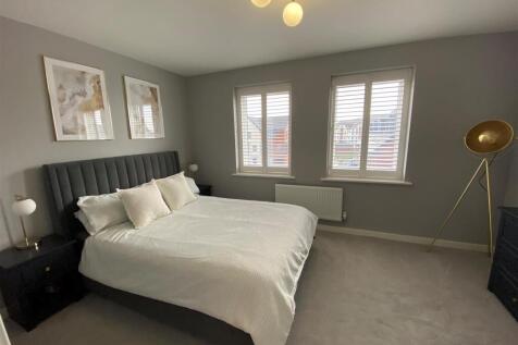 34 Ffordd Darwin - bedroom 2.jpg