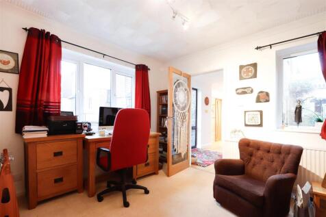 Griffin Close -20.jpg