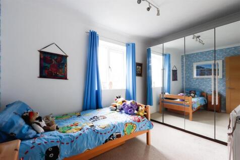 Griffin Close -4.jpg