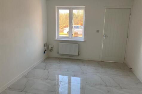 346 Church Road - living room 3.jpg