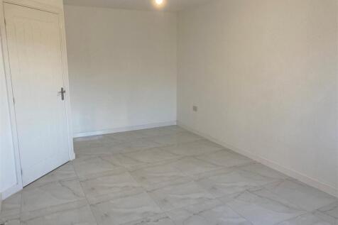 346 Church Road - living room rear.jpg