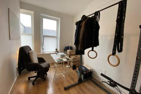 FF 242 Holton Road - living room.jpg