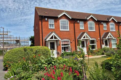15 Grange Farm Road .jpg