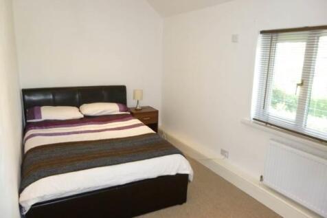 bedroom 2.JPG