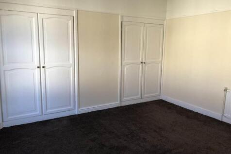 master bedroom pic 4.jpg