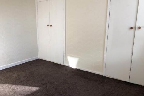 bedroom 2 pic 4.jpg