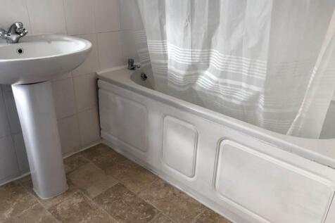 bathroom .jpg