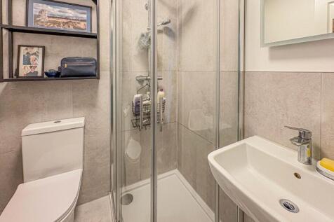 Windsor bathroom-2.jpg
