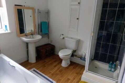 27a East Street Bathroom.jpg