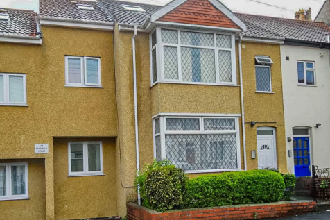 32 Beverley Court 002.png