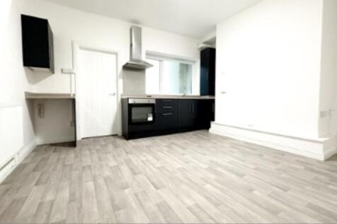 Kitchen &amp; Living Space