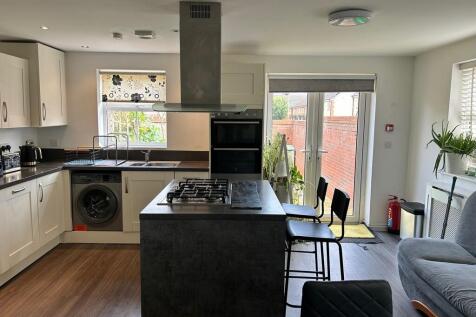 Kitchen dining ro...