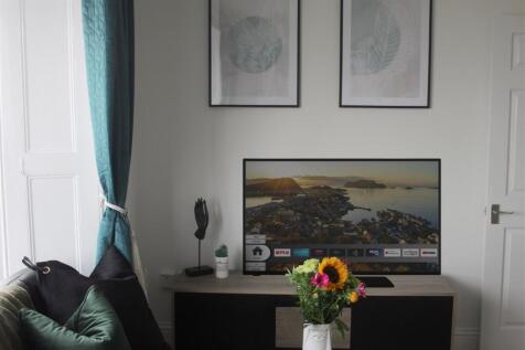 fortloungeflat2.jpg