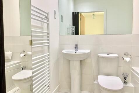 47meridianbathroom.jpg