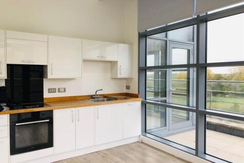 2 Bed two bath flat to rent in Harlow, Maxwellprop
