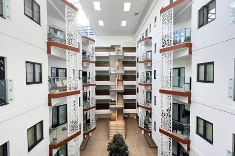 2 Bed two bath flat to rent in Harlow, Maxwellprop