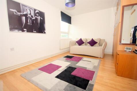 Double room for rent, let in 4 bedroom share house