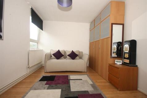 Double room for rent, let in 4 bedroom share house