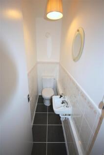 Double room for rent, let in 4 bedroom share house