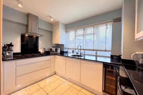 3 Bed for sale, Buy in Lonond, NW11 - Maxwellprope