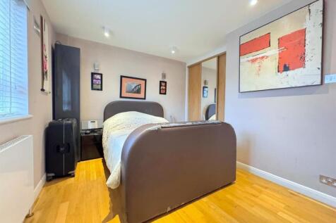 3 Bed for sale, Buy in Lonond, NW11 - Maxwellprope