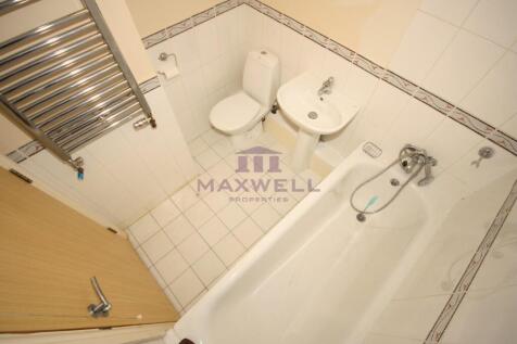 To Let, Rent - 2 bed, 2 bath flat in Kent, ME16 - 