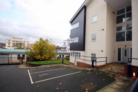 To Let, Rent - 2 bed, 2 bath flat in Kent, ME16 - 