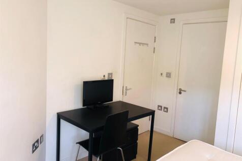 EN-SUITE DOUBLE ROOM for rent, Canada Water, Maxwe