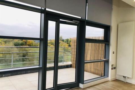 2 Bed two bath flat to rent in Harlow, Maxwellprop